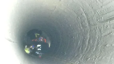24 metrelik kuyuya düşen işçi yaralı olarak kurtarıldı
