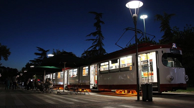 Konya'daki bu tramvayda simit fiyatı 5 lira! Yoğun ilgi görüyor