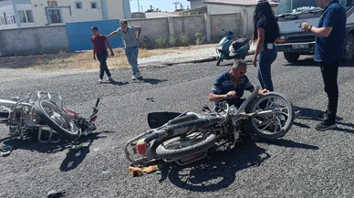 Konya’da iki motosiklet birbirine girdi