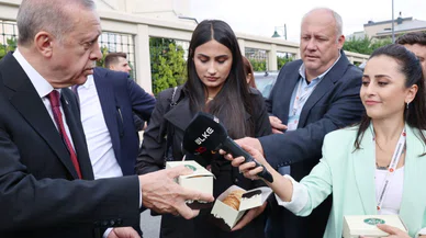 Erdoğan gazetecilere kandil simidi ikram etti