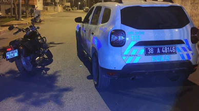 Motosiklet çalarken polisle karşılaştı