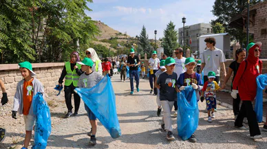Temiz bir Konya için kollar sıvandı! 7'den 70'e herkes seferber oldu