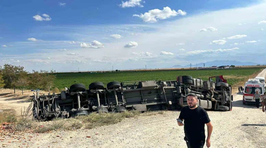 Konya’da kamyonla tır birbirine girdi