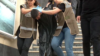 Polisi şehit eden şahıs çöp poşetiyle sevk edildi