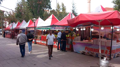 Konya'daki yöresel ürün pazarına ziyaretçi akını! Kış hazırlıkları sürüyor