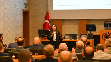 Konya'daki o belediye müdürlerine eğitim verdi