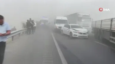 Konya yolunda kum fırtınası kazaya sebep oldu! 15 araç birbirine girdi