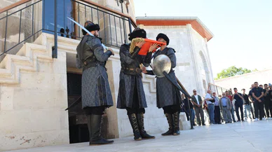 Konya'da cuma namazı sonrası nöbet değişimi