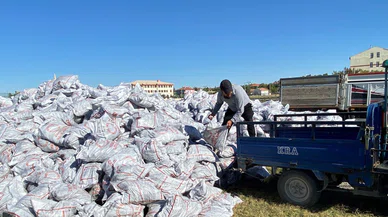 Konya'da ihtiyaç sahiplerine kömür dağıtıldı