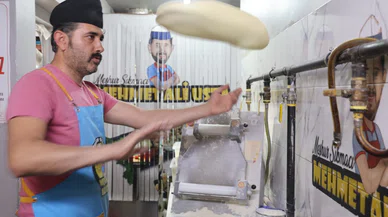 Maaşı yetersiz geldiği için sıkma satan sağlık personeli kendi dükkanını açtı