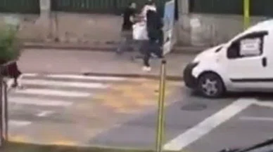 Yoldan rastgele 3 kişiye bıçakla saldırdı