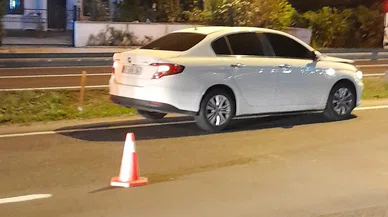 Yaya geçidinde kadına çarptı!  Aracı bırakıp kaçtı