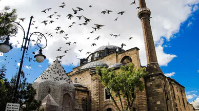 Minaredeki 6 okun sırrıyla Konya’da kışlaya çevrilen cami