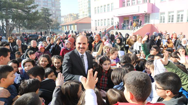 Suriyeli öğrenciler Konya Büyükşehir’den eğitim desteği alıyor mu?