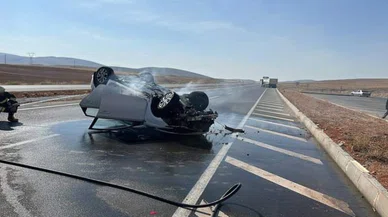 Konya'da korkutan kaza! Sürücü kontrolü kaybetti, araç takla attı