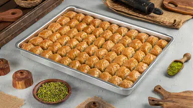Konya’daki bu konumda 148 TL’ye tepsi tepsi baklava satılıyor