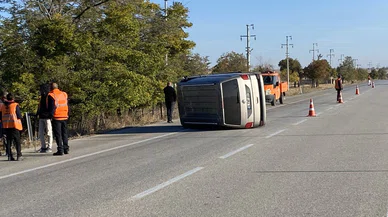 Konya'da kaza. Sürücü uyudu, minibüs devrildi