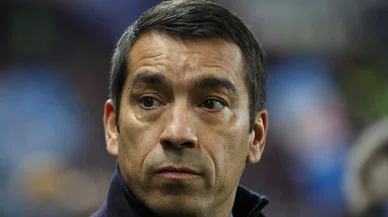 Van Bronckhorst'un Süper Lig'deki ilk derbisi
