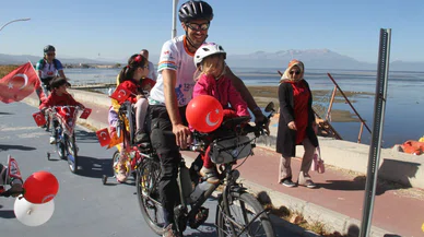 Konya'nın çocukları Cumhuriyetin 101. yılı için pedal çevirdi