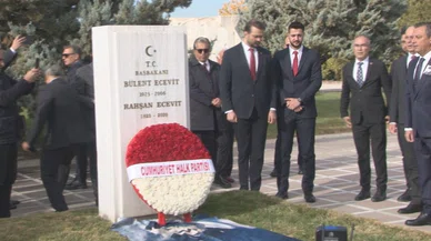 Devlet adamı Bülent Ecevit, vefatının 18'inci yıl dönünde mezarında anıldı