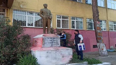 Atatürk büstüne çarpan otomobilin sürücüsü öldü