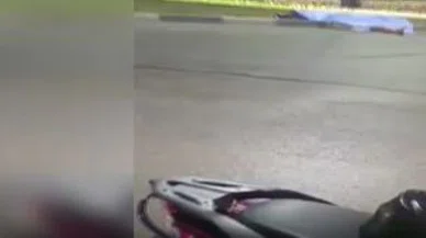 Motosiklet refüje çarptı: 2 kişi öldü