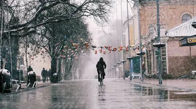 Meteoroloji'den hafta sonu uyarısı! İstanbul dahil 23 kenti işaret etti