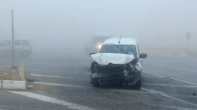 Konya'da korkutan kaza! Servis otomobille çarpıştı 2 kişi yaralandı