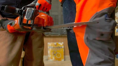 Ayağını ahşap kesme makinesine kaptıran işçi feci yaralandı