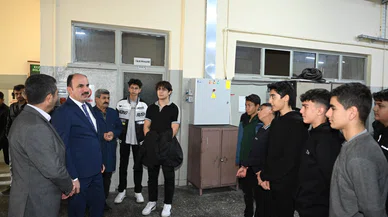 Başkan Altay'dan Konya'nın personel fabrikası okuluna ziyaret