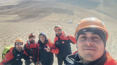Ağrı'da 8 koyun AFAD ekipleri tarafından kurtarıldı