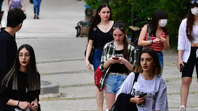 Sosyal medyada genç görünme hastalığı kadınları bunalıma sürüklüyor