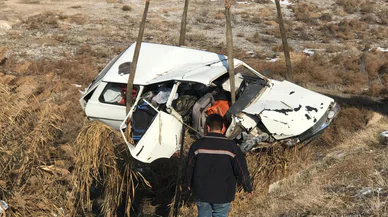 Konya'nın Ereğli ilçesinde kontrolden çıkan araç, atık su kanalına uçtu: 3 yaralı
