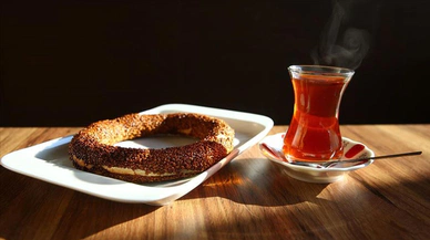 Konya'daki bu dükkan hem mideyi hem zihinleri doyuruyor. Ücretsiz kitap dağıtıyor