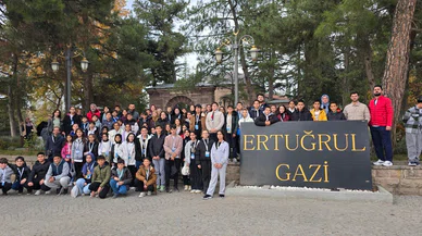 Konyalı çocuklar Ertuğrul Gazi'nin türbesini ziyaret etti