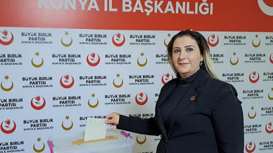 Büyük Birlik Partisinin İlçe Kongresi yapıldı: Kevser Topal, Selçuklu İlçe başkanı seçildi