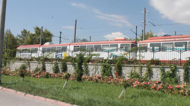 Konya'nın tramvay hayali bu dönemde suya düşmüştü. İkinci el tramvaylar Köln'den geldi