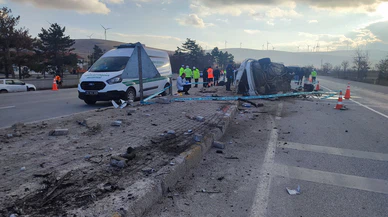 Konya'da feci kaza. Arabanın içinden sağ çıkan olmadı
