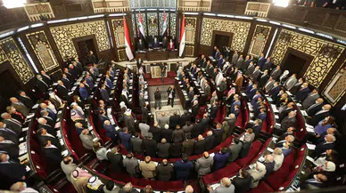 AB dışişleri bakanları Suriye’ye yaptırımları aşamalı olarak hafifletme konusunda uzlaştı
