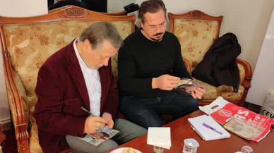 44 yıldır Şeb-i Arus törenlerinde konser veriyor. Hayranının ricasını kıramadı