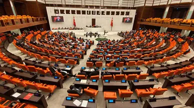 Bakanlar Şimşek ve Bolat, 2025 bütçesini TBMM'ye tanıttı. Teklifleri onaylandı