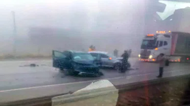 Ankara-Kırıkkale karayolunda sis nedeniyle feci kaza. 20 araç hasar gördü