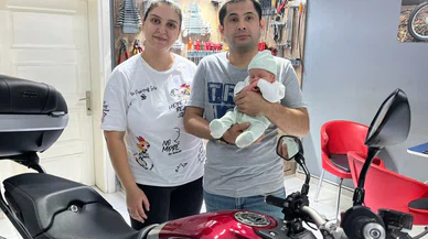 Motosiklet tutkunu çift yeni doğan bebeklerine Honda ismini verdi