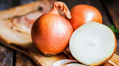 Yemeklerin lezzet sırrı olan soğanın faydaları neler?