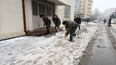 Isparta'da kar yağışı nedeniyle taşımalı eğitime 1 gün ara verildi