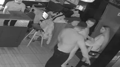 Konya'da alkollü mekanda dayak rezaleti. Kadınlar tuvaletinin önünde durduğu için dayak yedi