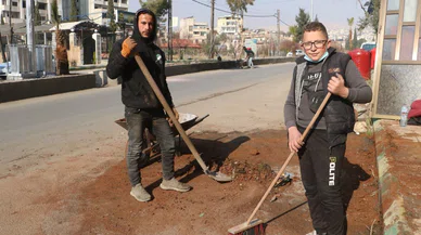 Şam sokakları gönüllüler tarafından temizleniyor