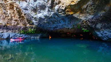 Konya'daki gölün suyu Antalya'daki bu mağaraya akıyor. Altınbeşik büyülüyor