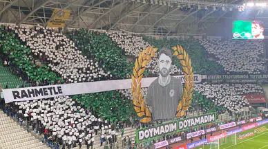 Konyaspor'da oyuncular ve taraftar Ahmet Çalık'ı unutmadı. Taraftardan anlamlı koreografi