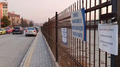 Konya'da Tren Garı otoparkı kapatıldı. Meram sokakları araba seline döndü